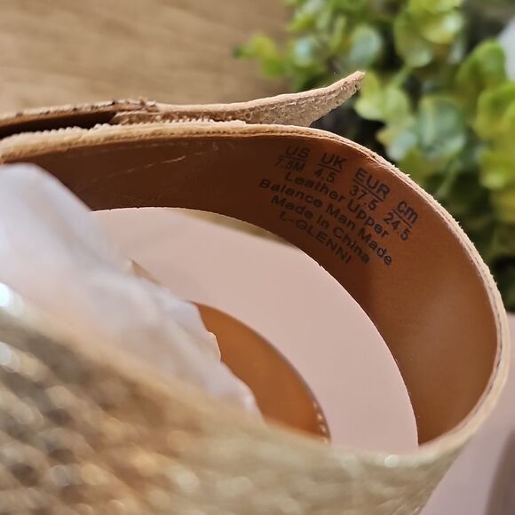 Franco Sarto gold flat sandals Size 7.5 NWT - Picture 6 of 13